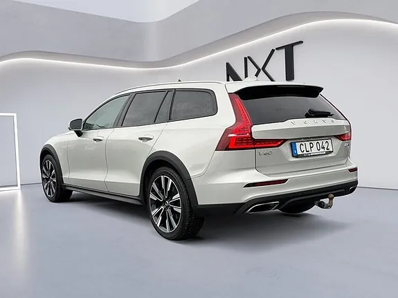 Volvo V60 Cross Country 2018 photo 4