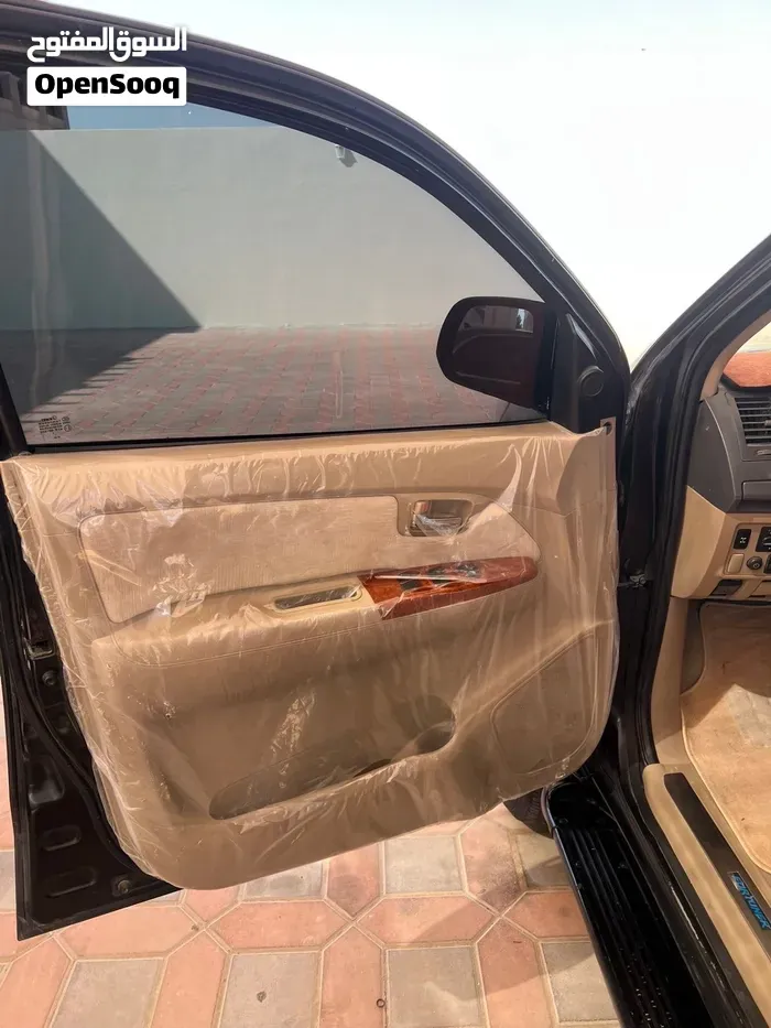 Toyota Fortuner 2011 photo 3
