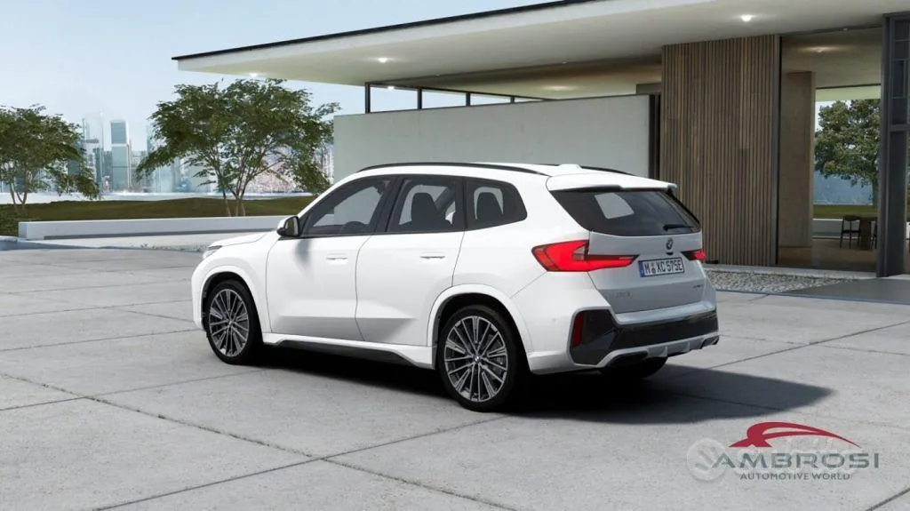 BMW Ix1 2026 photo 2