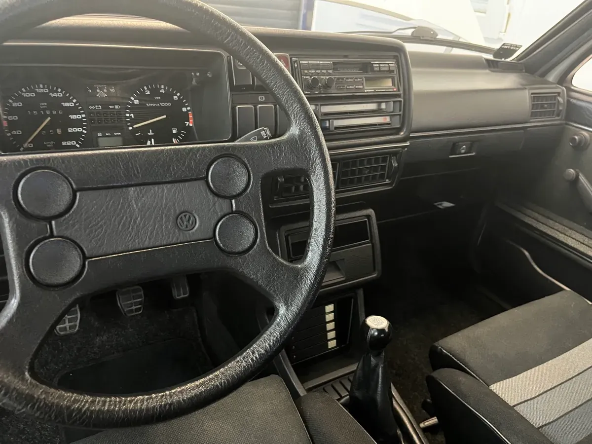Volkswagen Golf Gti 1984 photo 2
