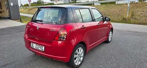 Suzuki Swift 2005 photo 3