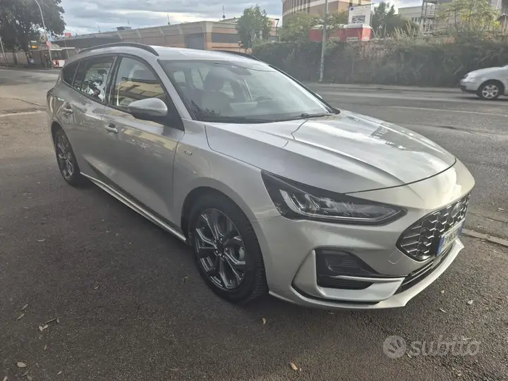 Ford Focus 2023 photo 2