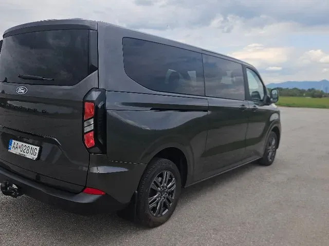 Ford Tourneo Custom 2025 photo 2
