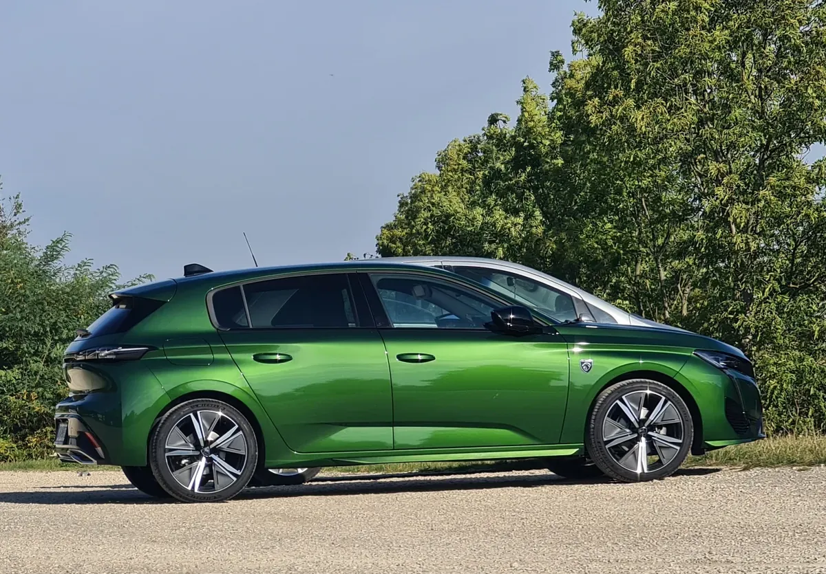 Peugeot 308 2023 photo 2