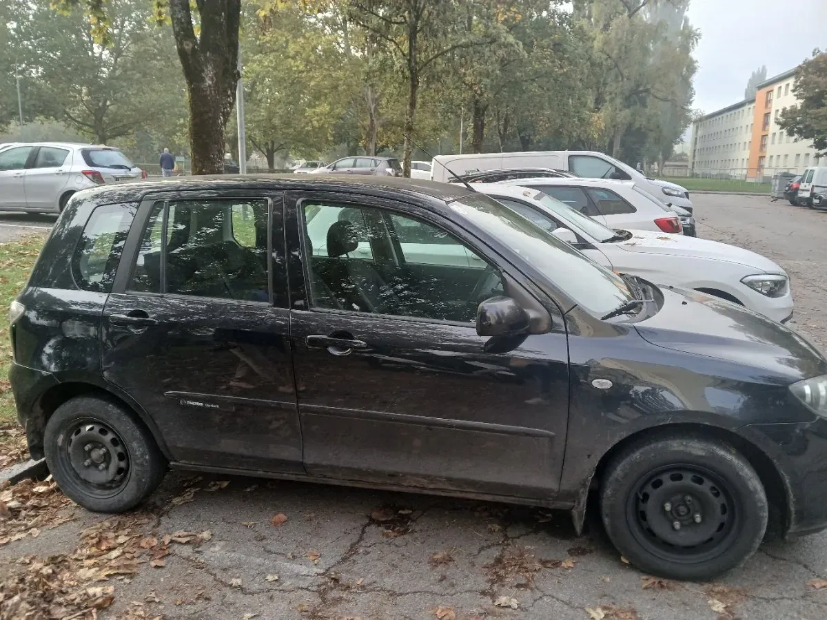 Mazda Mazda2 2006 photo 3