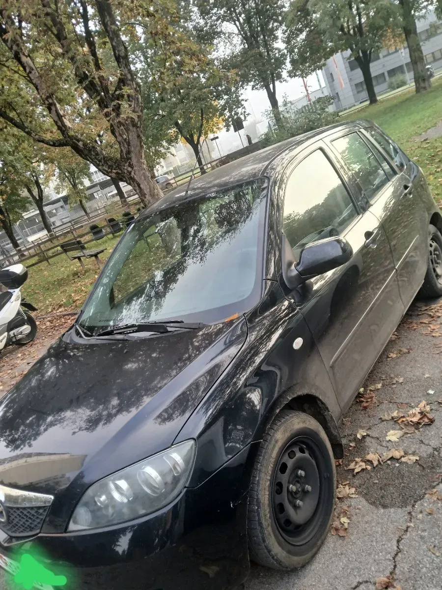 Mazda Mazda2 2006 photo 2