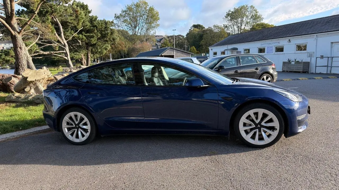 Tesla Model 3 2020 photo 3