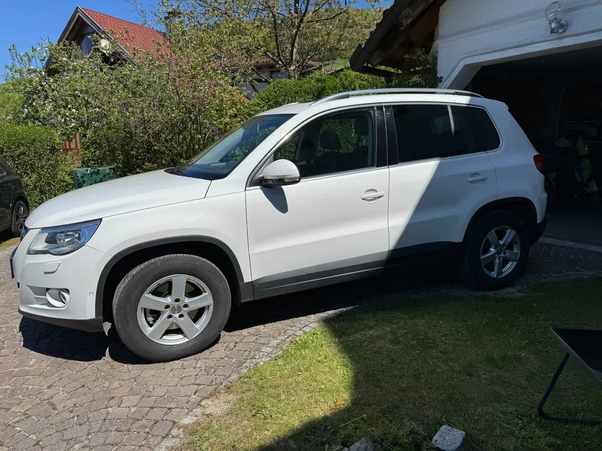 Volkswagen Tiguan 2011 photo 2