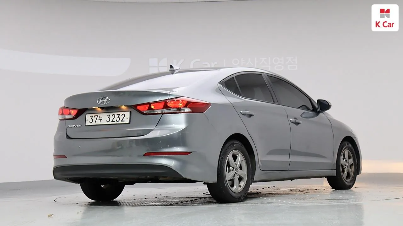 Hyundai Avante 2018 photo 4