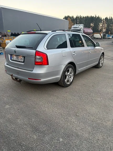Skoda Octavia 2012 photo 4