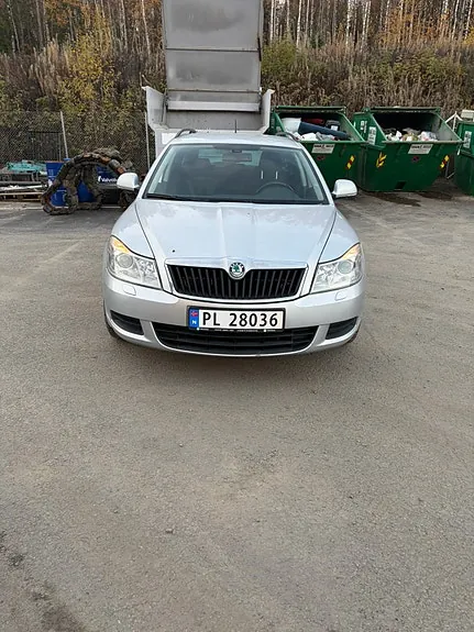 Skoda Octavia 2012 photo 3