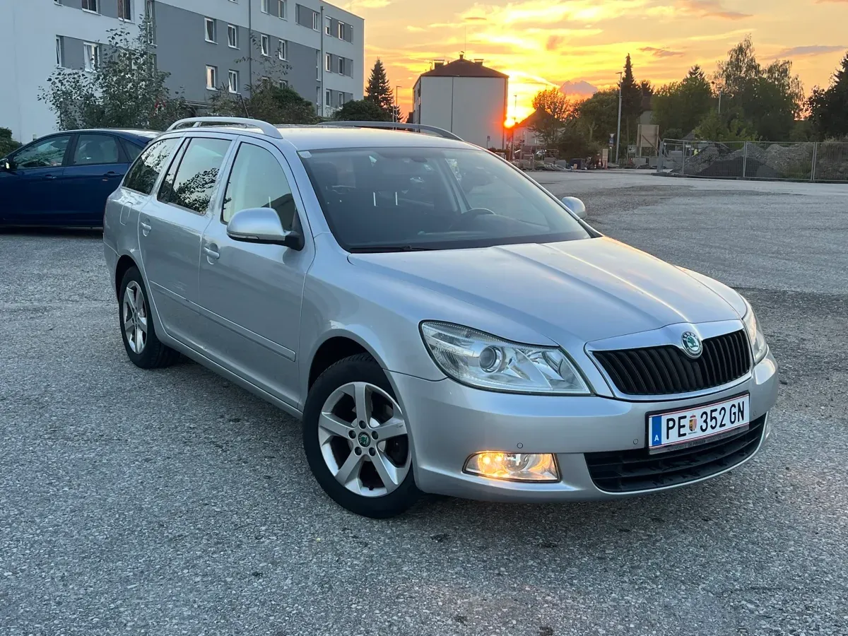 Skoda Octavia 2012 photo 3