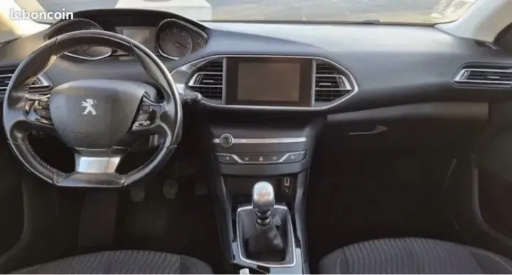 Peugeot 308 2017 photo 3