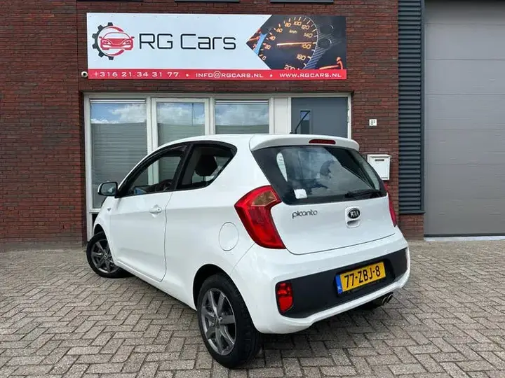 Kia Picanto 2012 photo 2