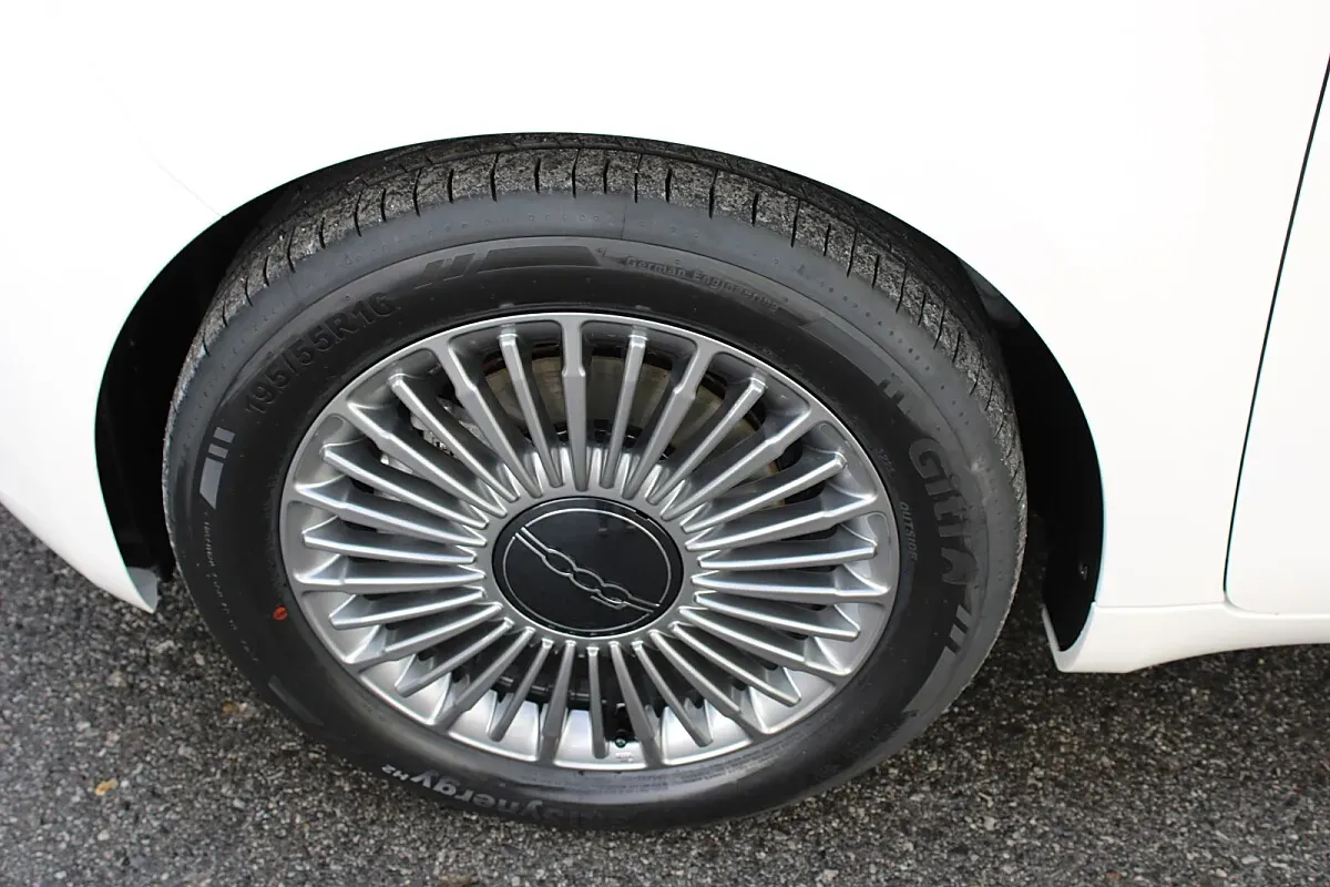 Fiat 500 2025 photo 2