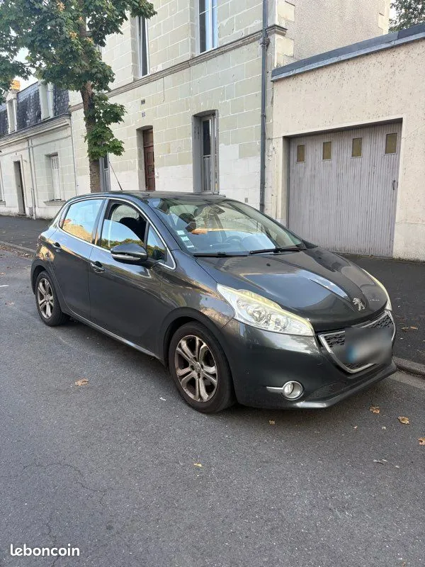 Peugeot 208 2013 photo 3