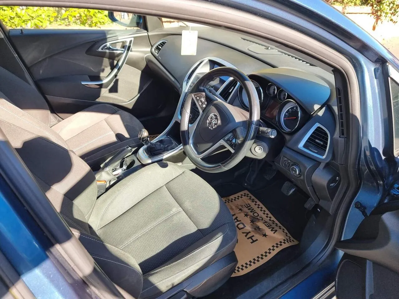 Vauxhall Astra 2013 photo 5