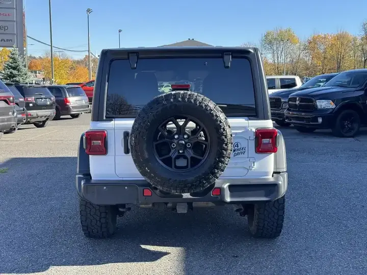 Jeep Wrangler 2024 photo 3