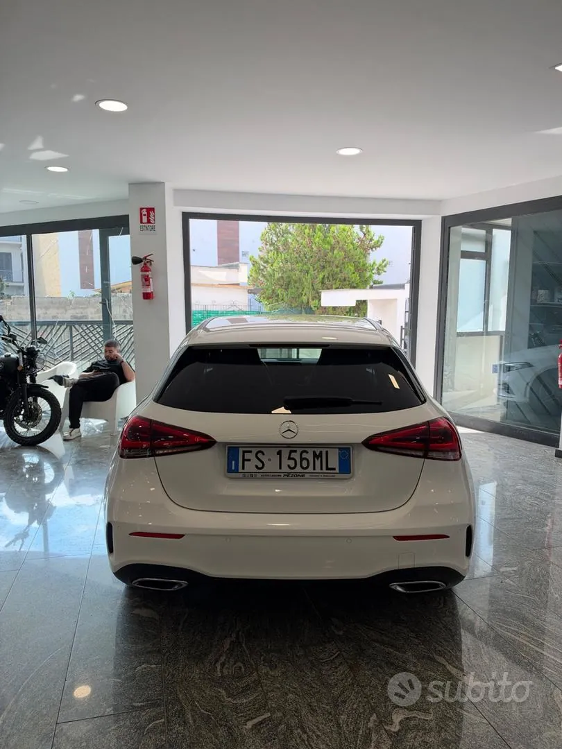 Mercedes-Benz A180D 2018 photo 3