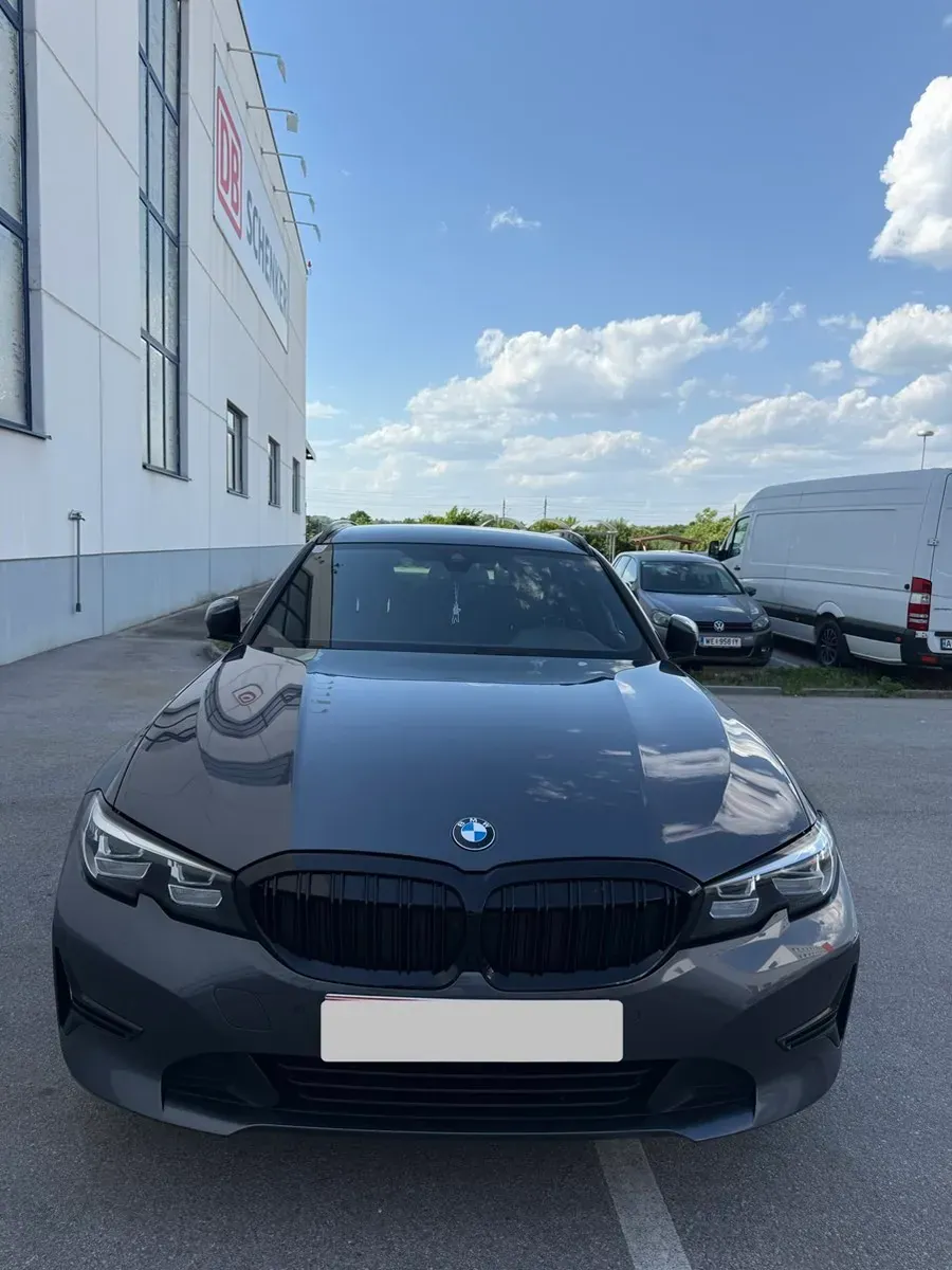 BMW 3 Series 2021 photo 2