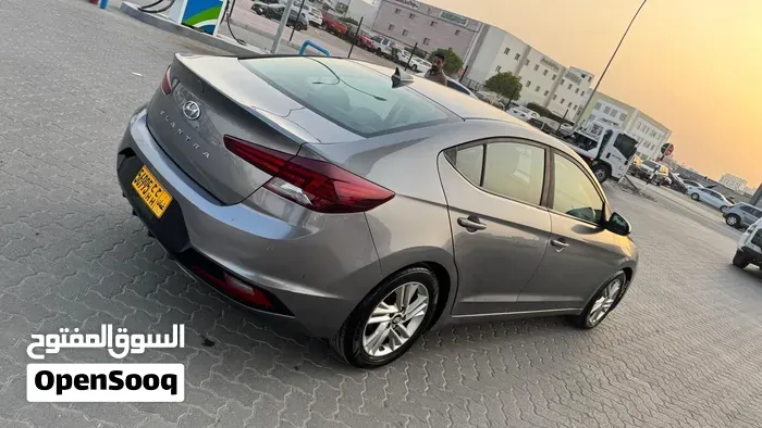Hyundai Elantra 2019 photo 2