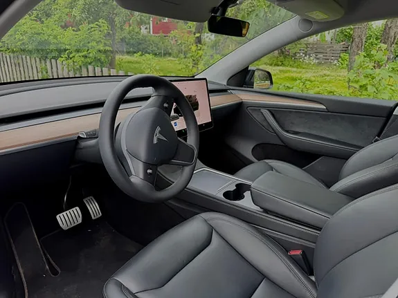 Tesla Model Y 2023 photo 4