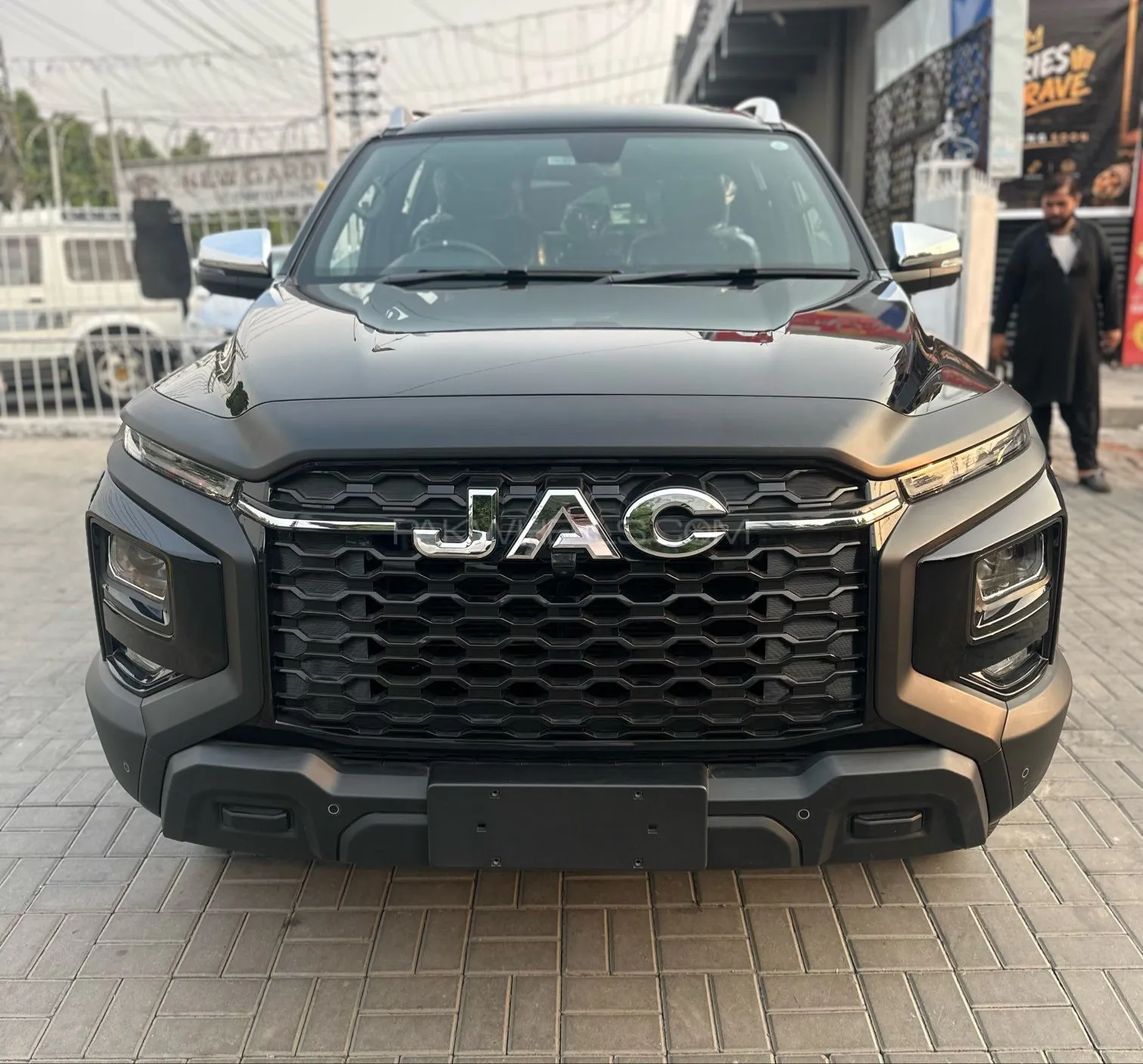 JAC T9