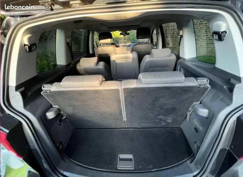 Volkswagen Touran 2013 photo 2