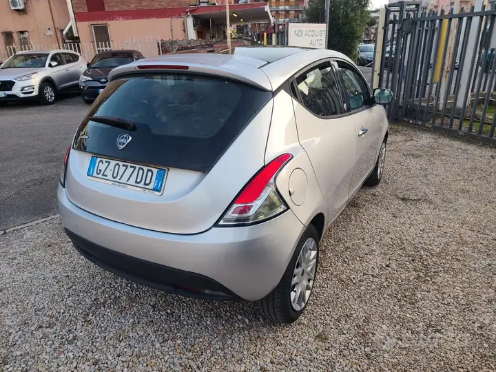 Lancia Ypsilon 2013 photo 3