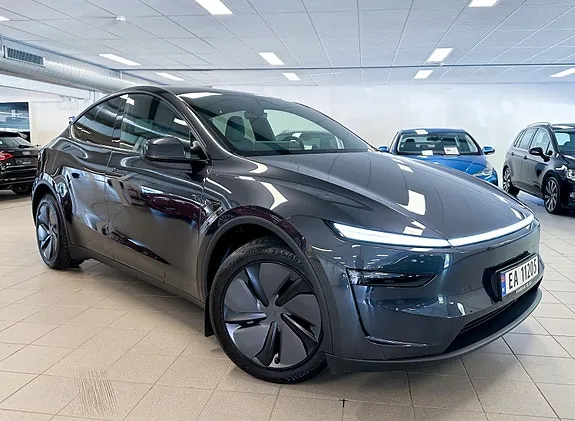 Tesla Model Y 2026 photo 3