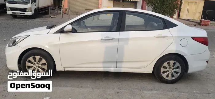 Hyundai Accent 2015 photo 4