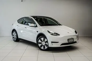 Tesla Model Y 2022 photo 2