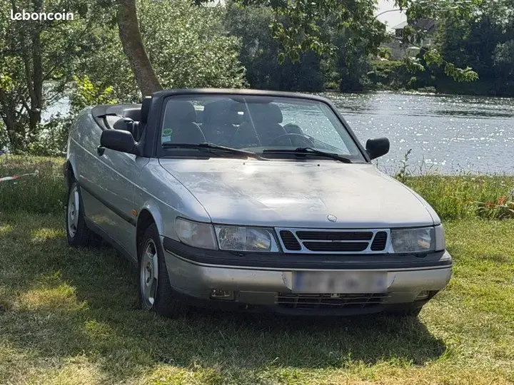 Saab 900