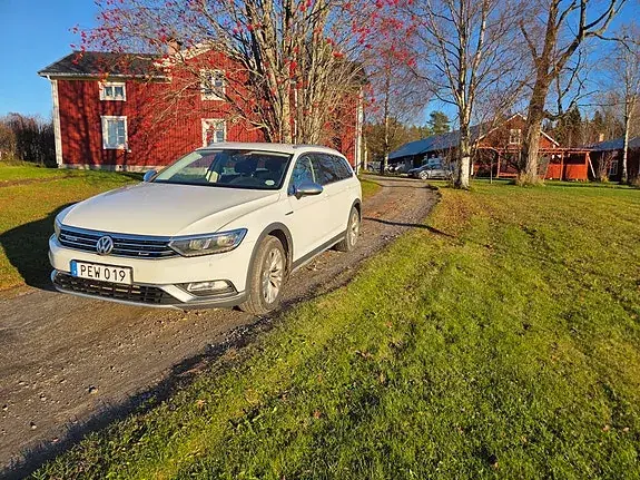 Volkswagen Passat Alltrack 2017 photo 2