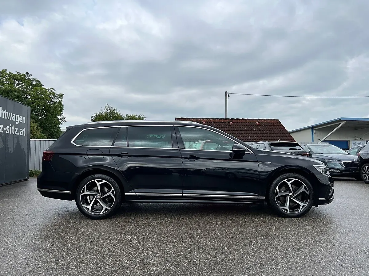 Volkswagen Passat 2023 photo 2