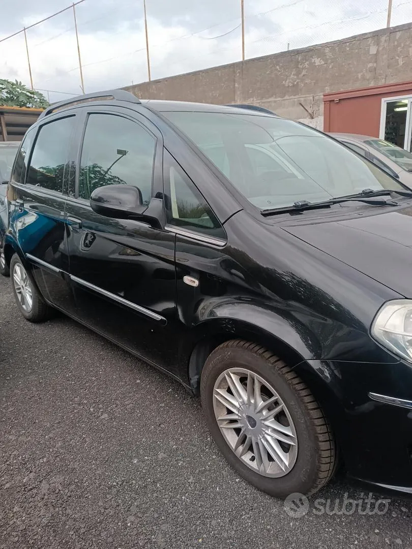 Lancia Musa 2010 photo 2