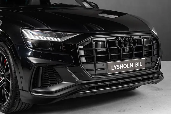 Audi Q8 2021 photo 2
