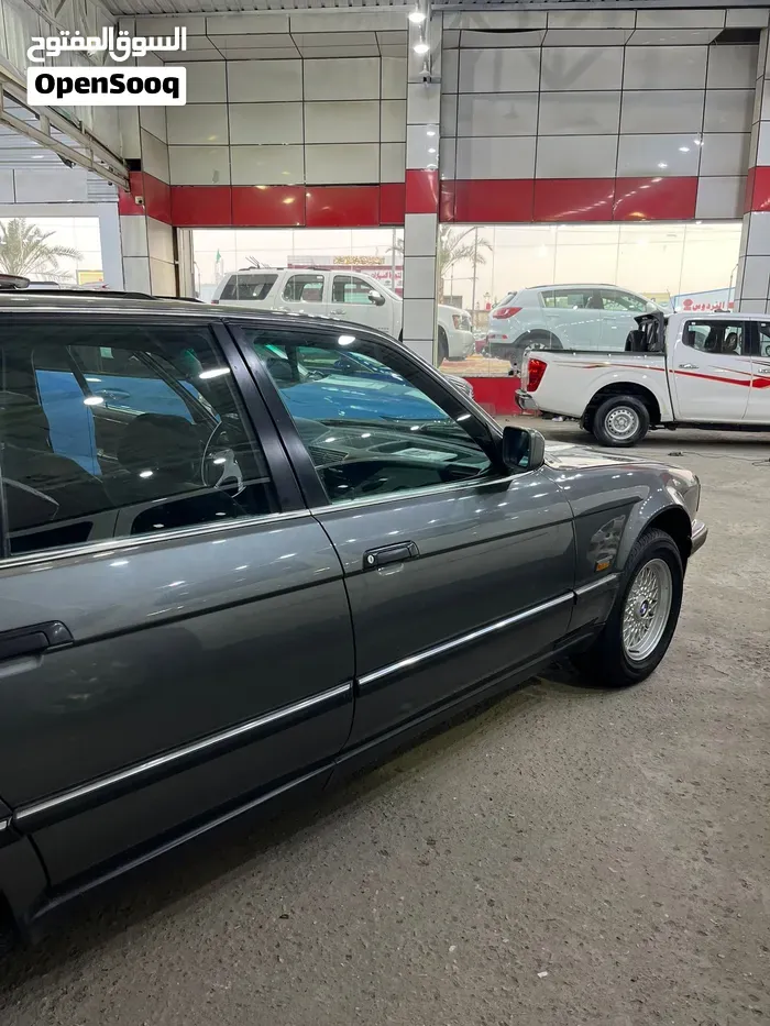 BMW 7 Series 1990 photo 4