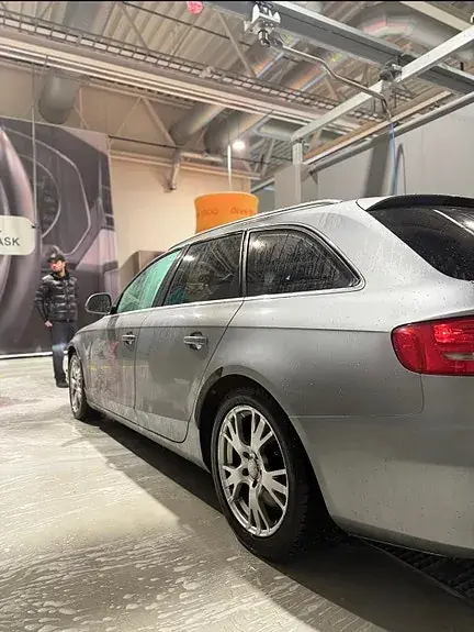 Audi A4 2009 photo 2