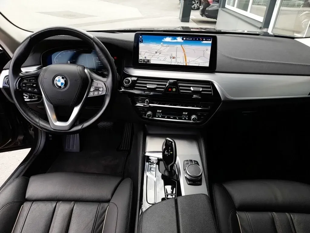 BMW 5 Series 2021 photo 3