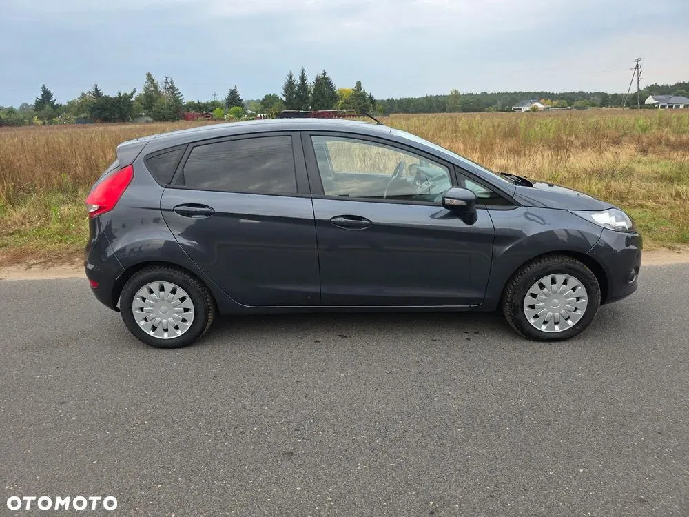 Ford Fiesta 2009 photo 2