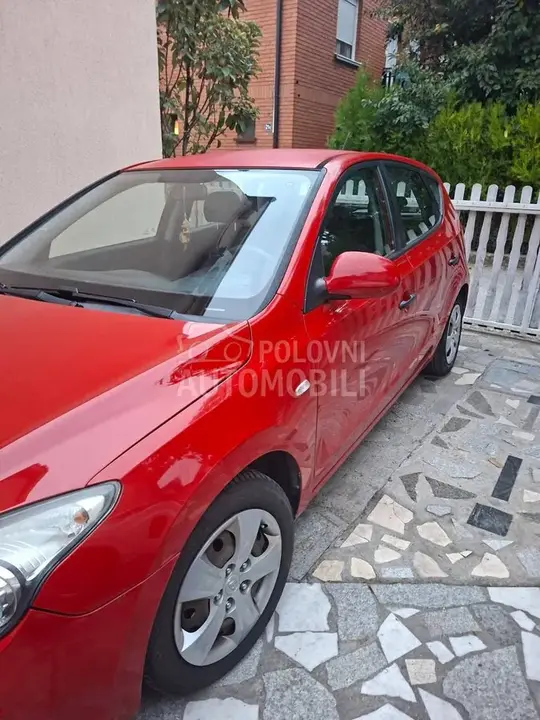Hyundai I30 2010 photo 2