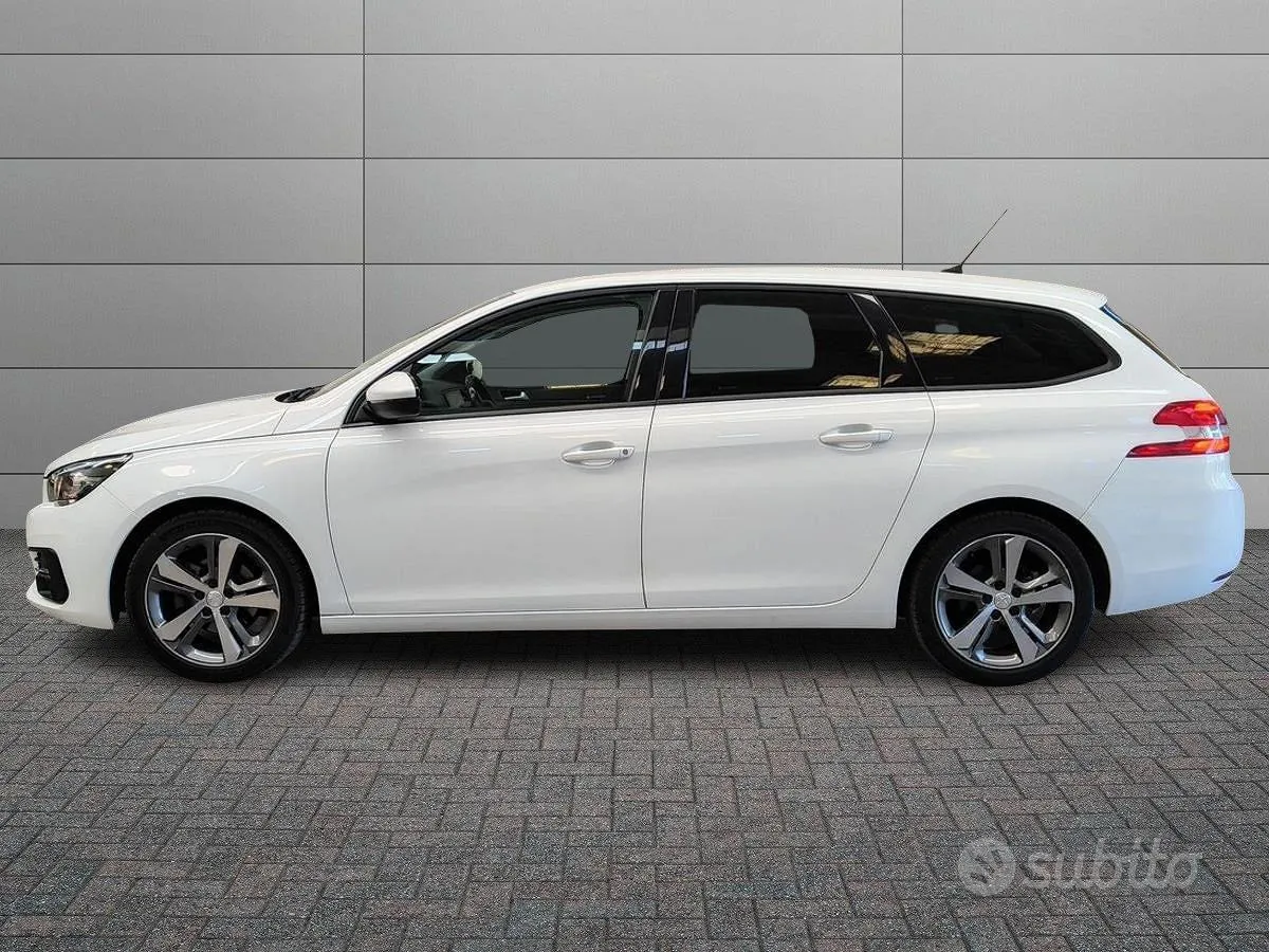 Peugeot 308 2020 photo 2