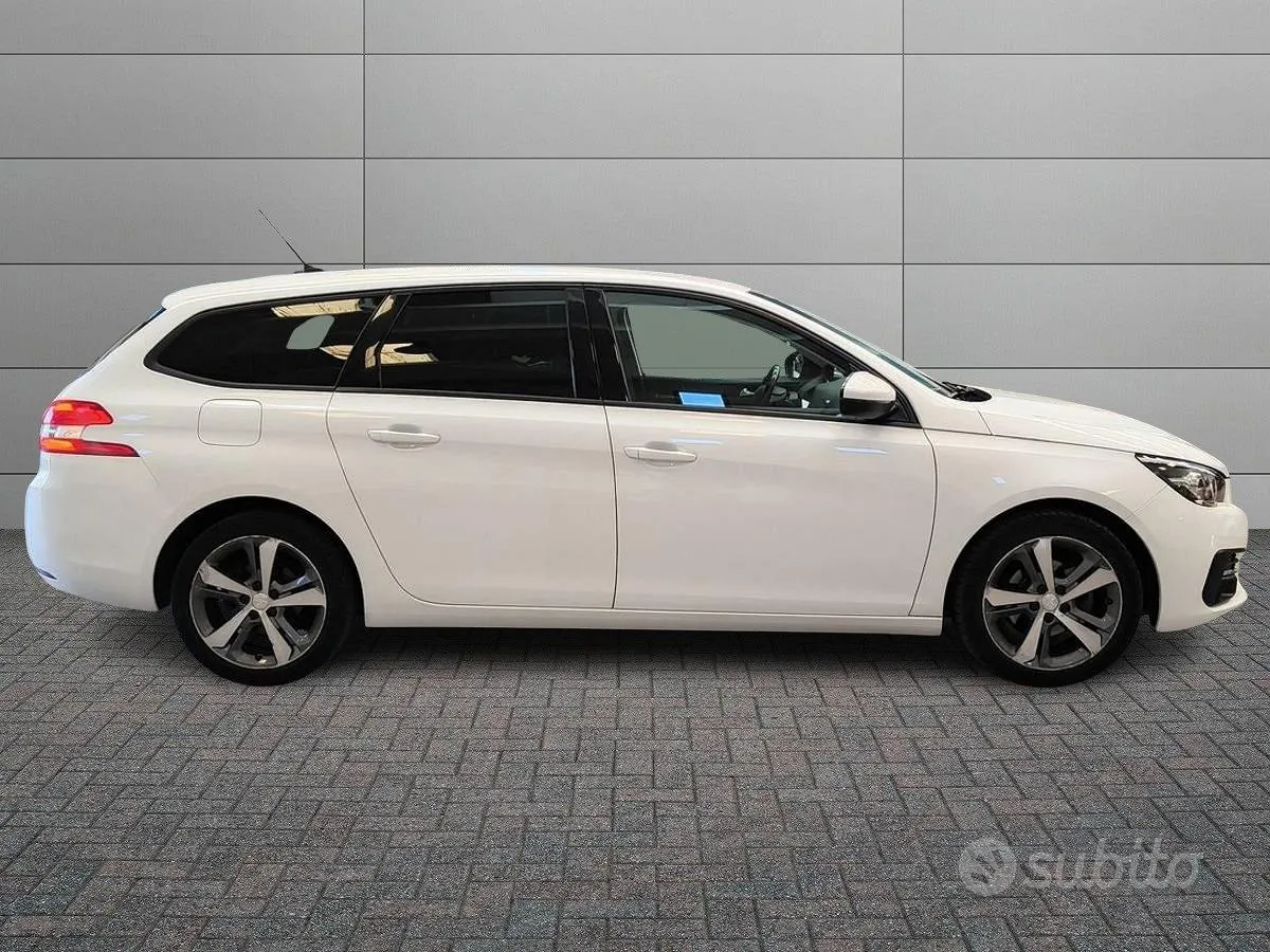 Peugeot 308 2020 photo 3
