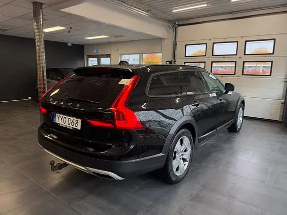Volvo V90 Cross Country 2018 photo 2