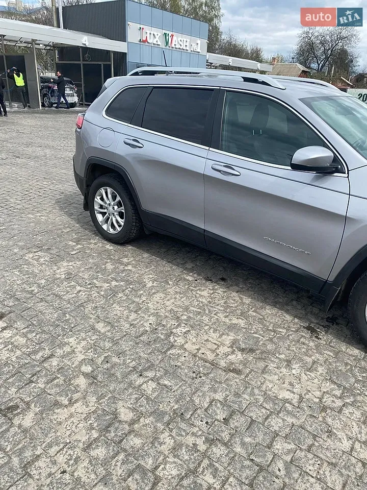 Jeep Cherokee 2018 photo 4