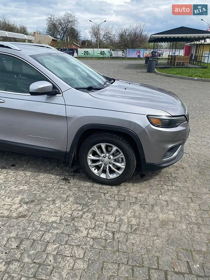 Jeep Cherokee 2018 photo 3