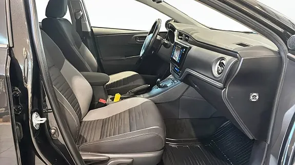 Toyota Auris 2016 photo 3