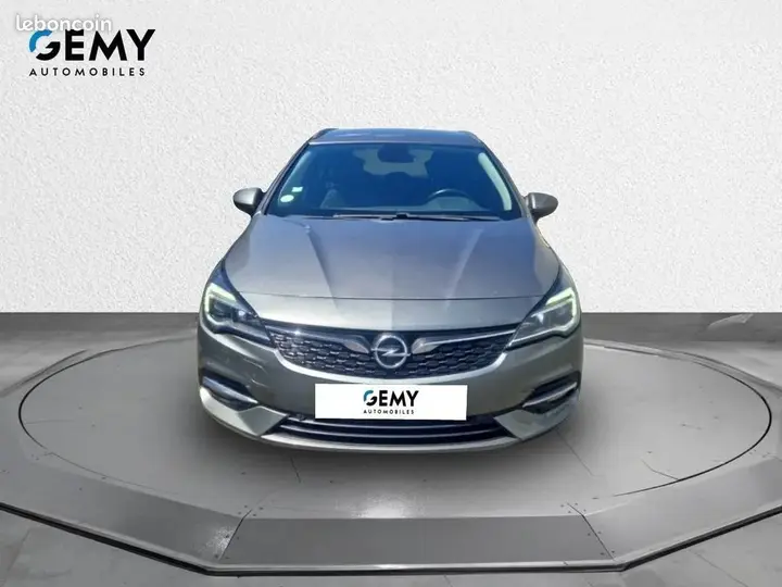 Opel Astra 2020 photo 2
