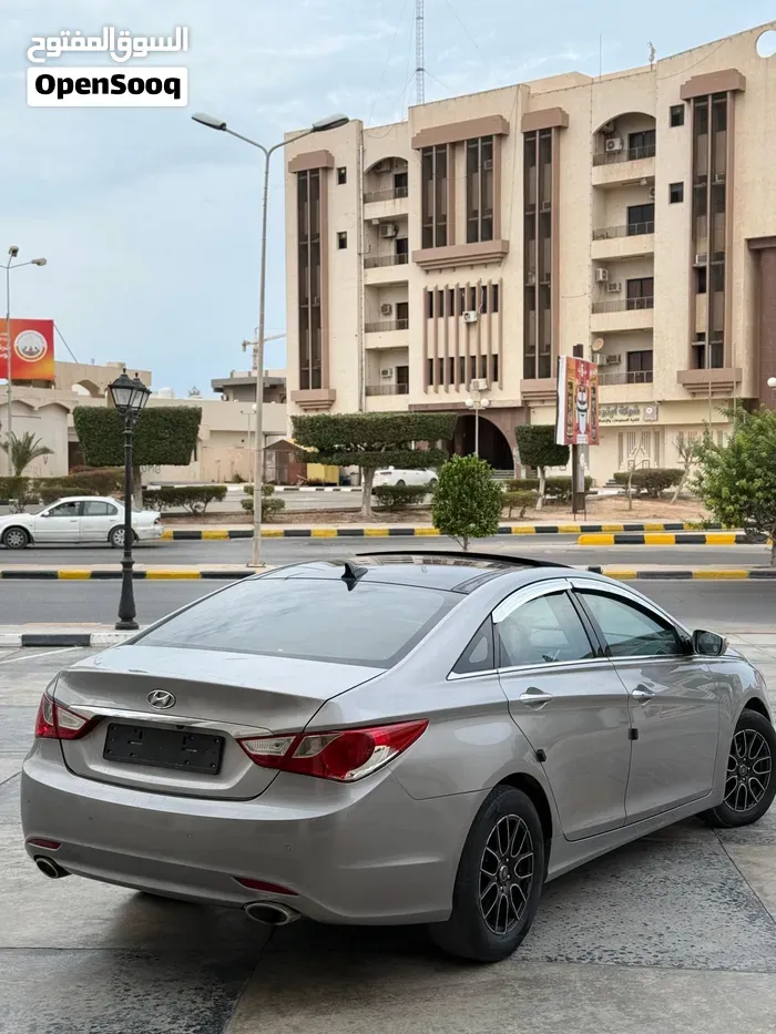 Hyundai Sonata 2011 photo 4